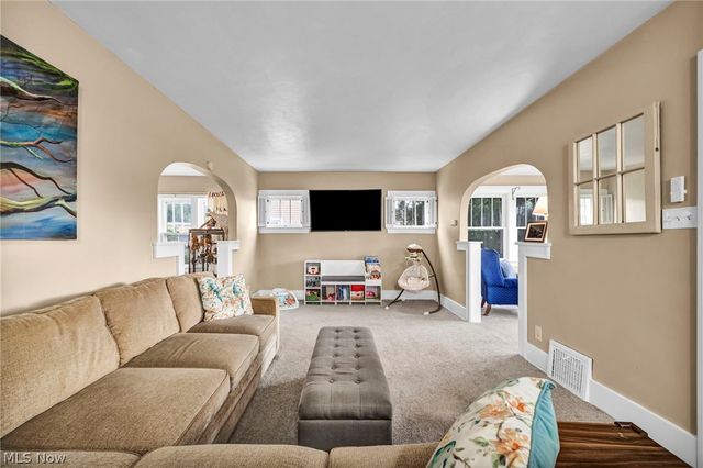 2209 W Erie Avenue, Lorain, OH 44052