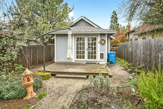 131 4th Street, Ashland, OR 97520