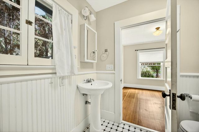 131 4th Street, Ashland, OR 97520