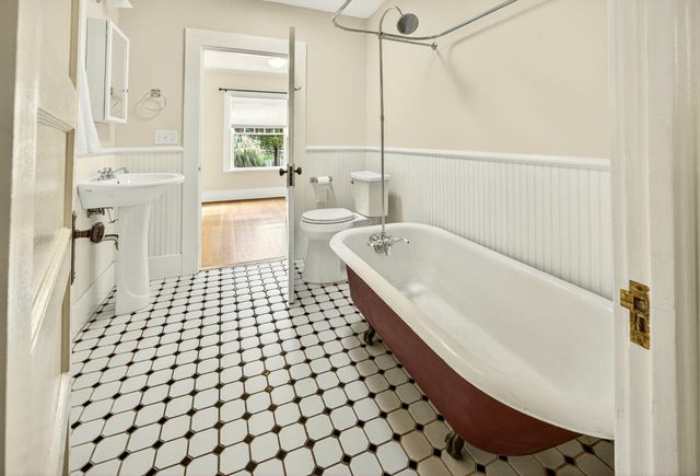 131 4th Street, Ashland, OR 97520