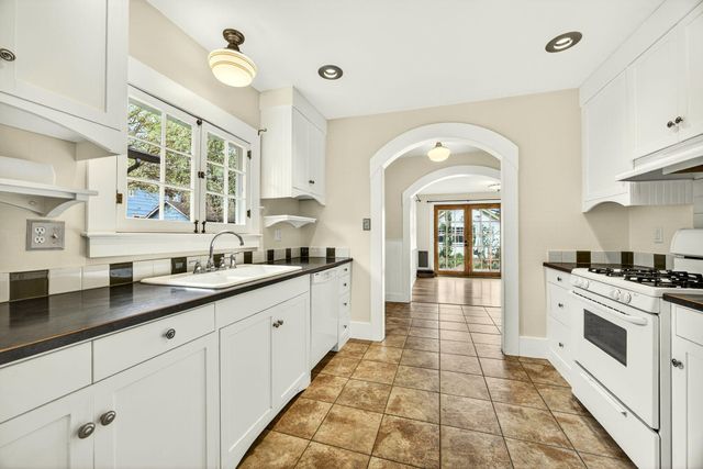 131 4th Street, Ashland, OR 97520