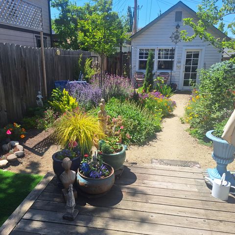 131 4th Street, Ashland, OR 97520