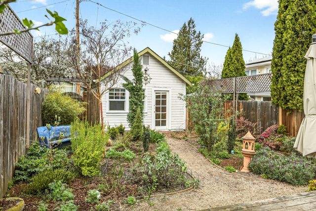 131 4th Street, Ashland, OR 97520