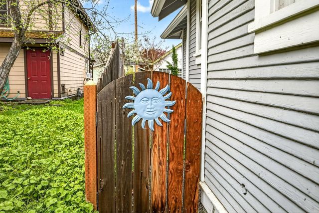 131 4th Street, Ashland, OR 97520