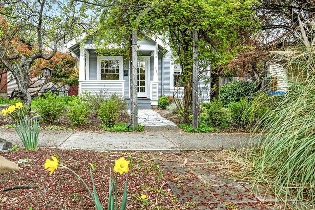 131 4th Street, Ashland, OR 97520