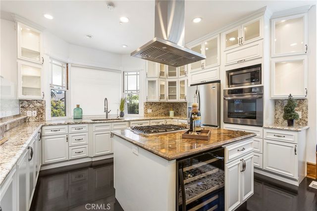 1919 Santa Ana, Costa Mesa, CA 92627