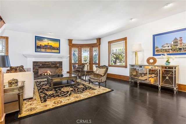 1919 Santa Ana, Costa Mesa, CA 92627