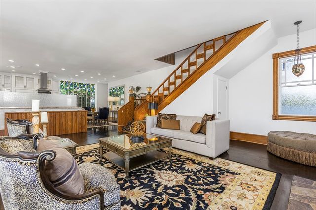 1919 Santa Ana, Costa Mesa, CA 92627