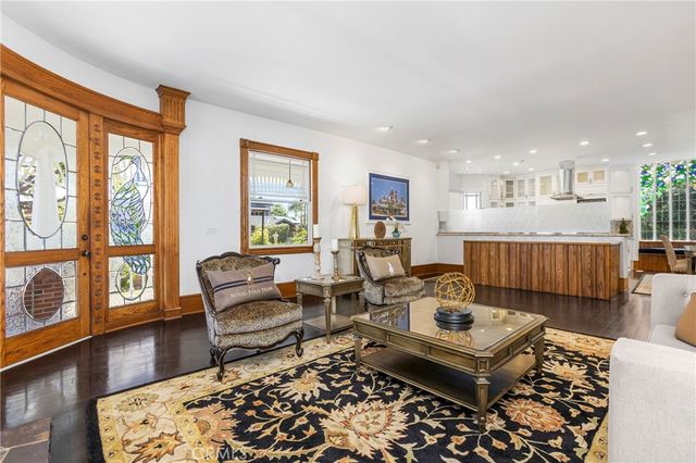 1919 Santa Ana, Costa Mesa, CA 92627