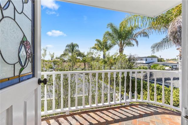 1919 Santa Ana, Costa Mesa, CA 92627