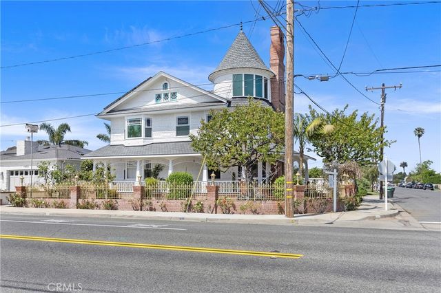 1919 Santa Ana, Costa Mesa, CA 92627