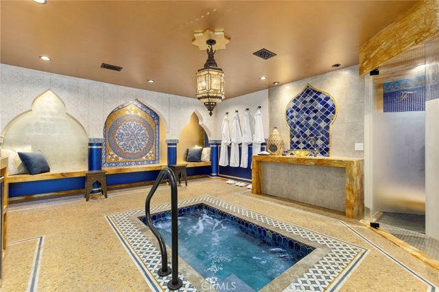 1919 Santa Ana, Costa Mesa, CA 92627