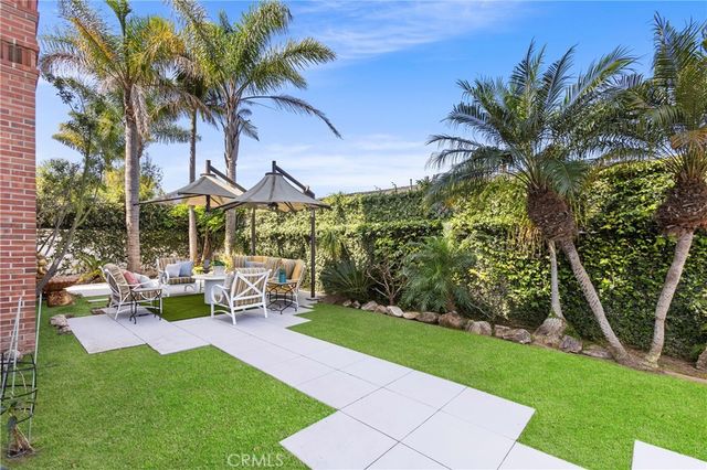 1919 Santa Ana, Costa Mesa, CA 92627