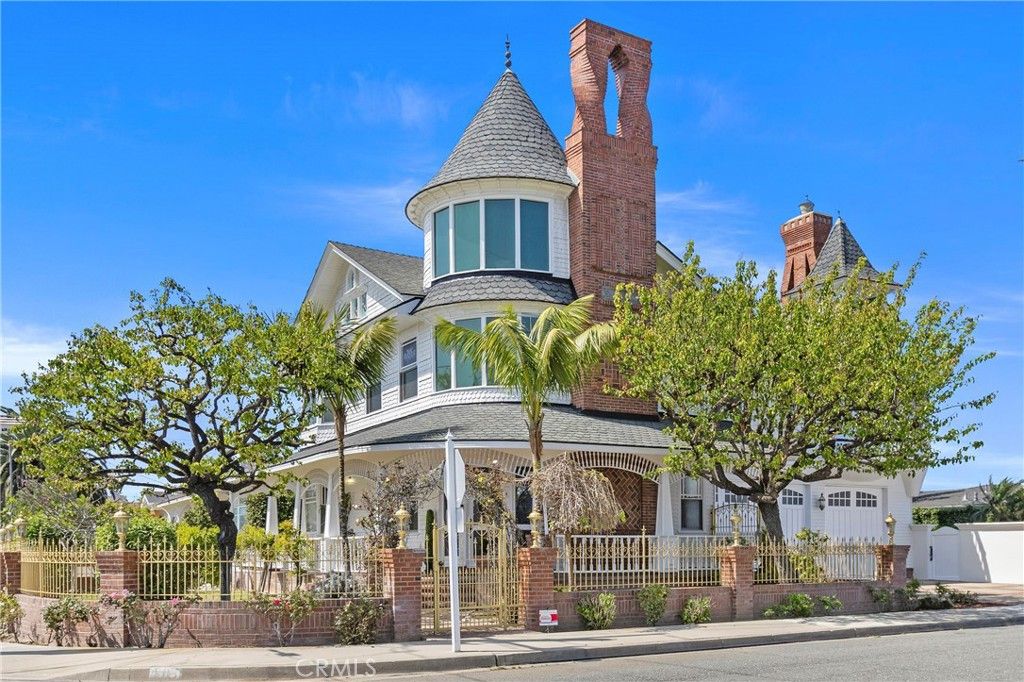 1919 Santa Ana, Costa Mesa, CA 92627