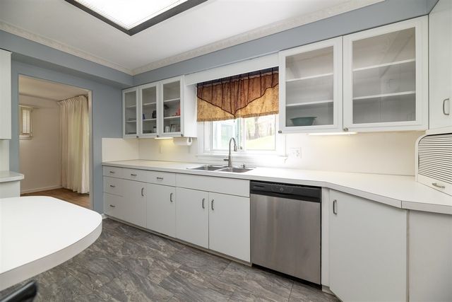 1734 Greenbriar Drive, Portage, MI 49024