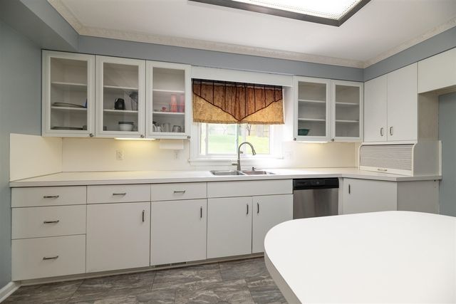 1734 Greenbriar Drive, Portage, MI 49024