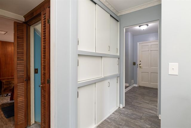 1734 Greenbriar Drive, Portage, MI 49024