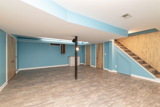 1734 Greenbriar Drive, Portage, MI 49024