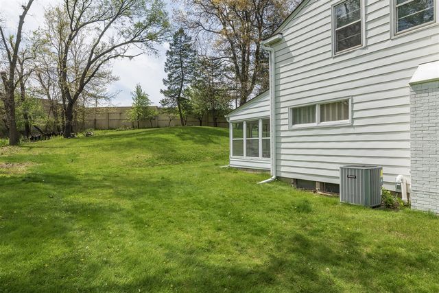 1734 Greenbriar Drive, Portage, MI 49024