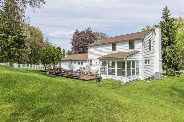 1734 Greenbriar Drive, Portage, MI 49024