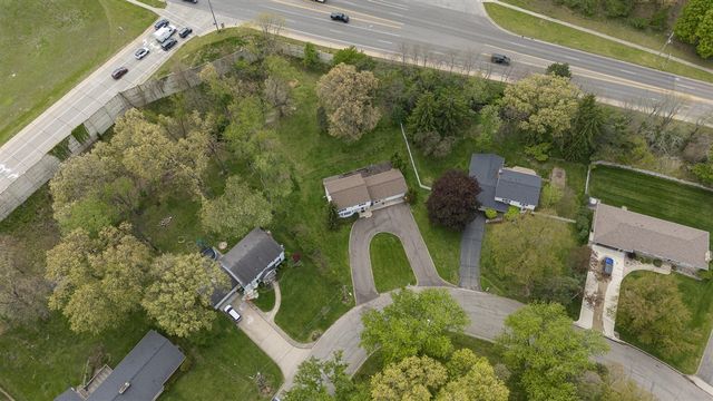1734 Greenbriar Drive, Portage, MI 49024