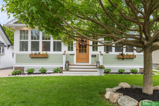 4657 Woolworth Avenue, Omaha, NE 68106