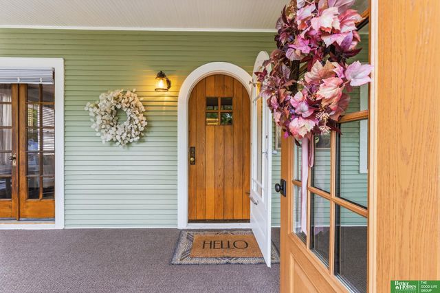 4657 Woolworth Avenue, Omaha, NE 68106