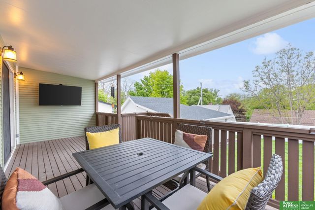 4657 Woolworth Avenue, Omaha, NE 68106