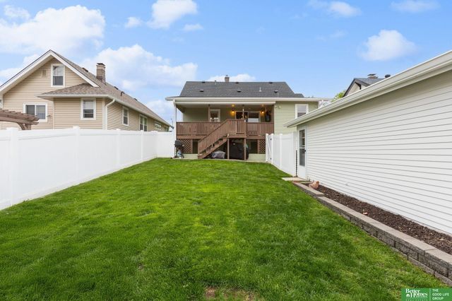 4657 Woolworth Avenue, Omaha, NE 68106