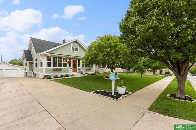4657 Woolworth Avenue, Omaha, NE 68106