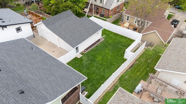 4657 Woolworth Avenue, Omaha, NE 68106