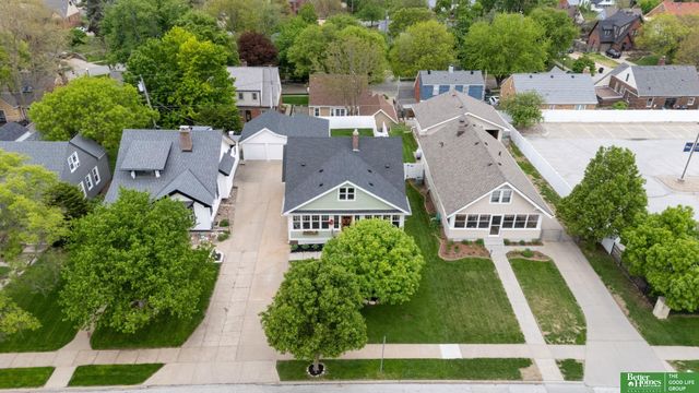 4657 Woolworth Avenue, Omaha, NE 68106
