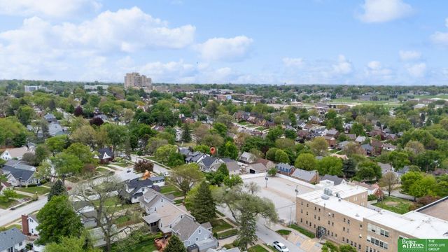 4657 Woolworth Avenue, Omaha, NE 68106