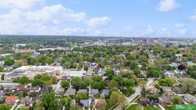 4657 Woolworth Avenue, Omaha, NE 68106