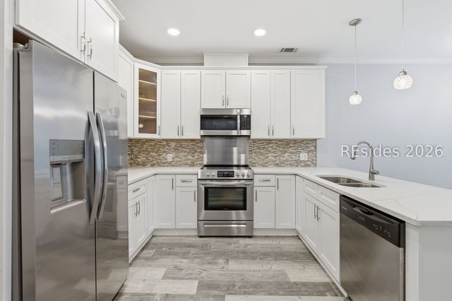 10 Yacht Cove Dr Apt 205, Hilton Head Island, SC 29928