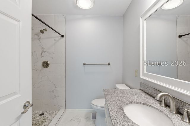 10 Yacht Cove Dr Apt 205, Hilton Head Island, SC 29928