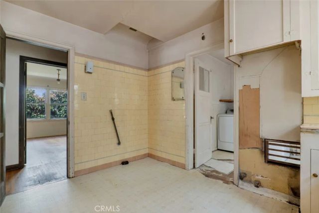 2320 Greenfield Avenue, Los Angeles, CA 90064