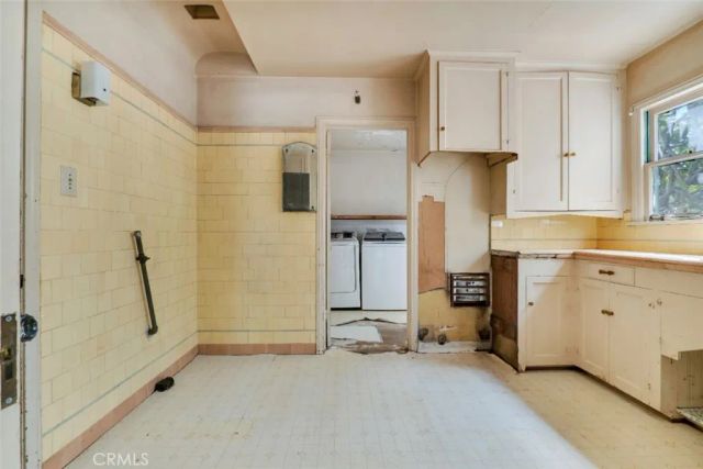 2320 Greenfield Avenue, Los Angeles, CA 90064