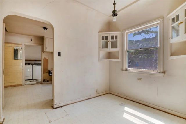 2320 Greenfield Avenue, Los Angeles, CA 90064