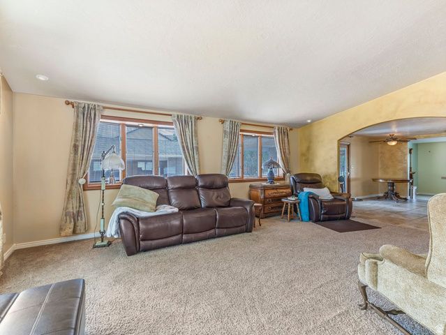 2388 W 10950 S, South Jordan, UT 84095