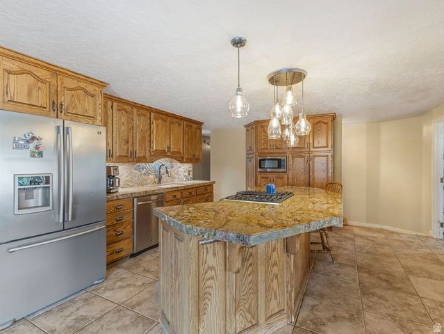 2388 W 10950 S, South Jordan, UT 84095