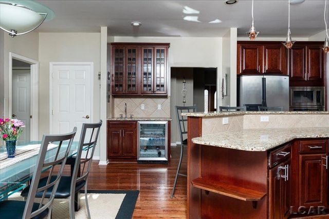 13000 Riviera Court, South Lyon, MI 48178