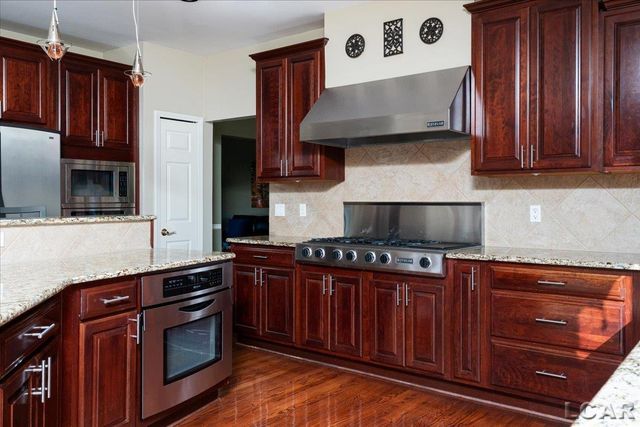 13000 Riviera Court, South Lyon, MI 48178