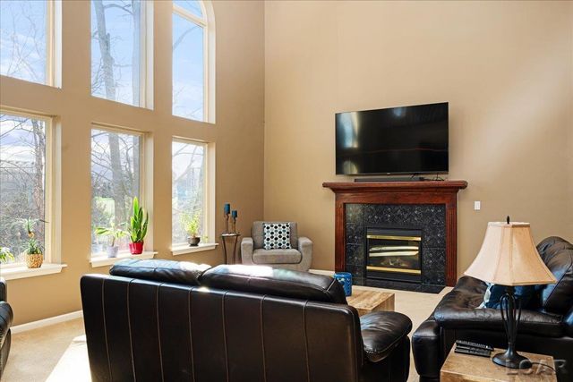 13000 Riviera Court, South Lyon, MI 48178