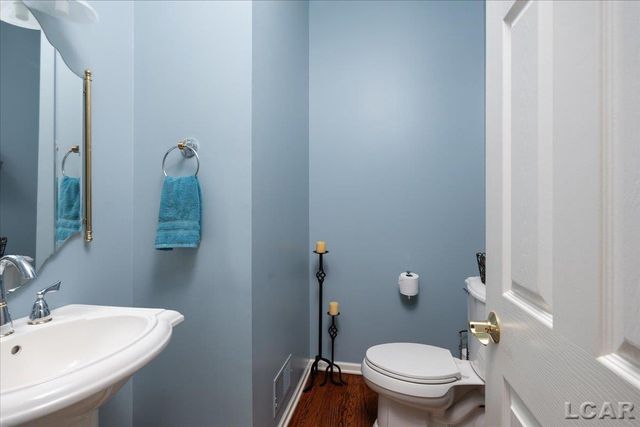 13000 Riviera Court, South Lyon, MI 48178