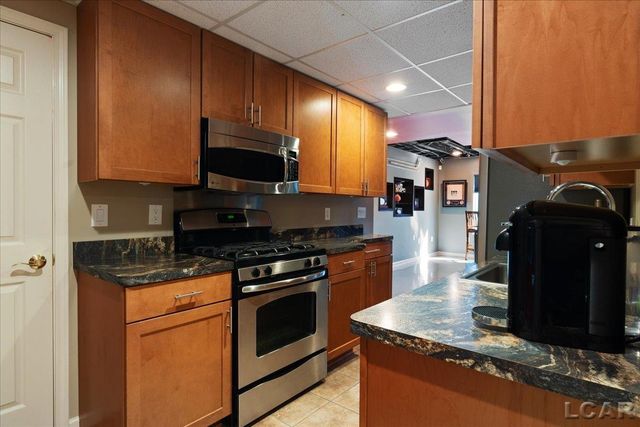 13000 Riviera Court, South Lyon, MI 48178