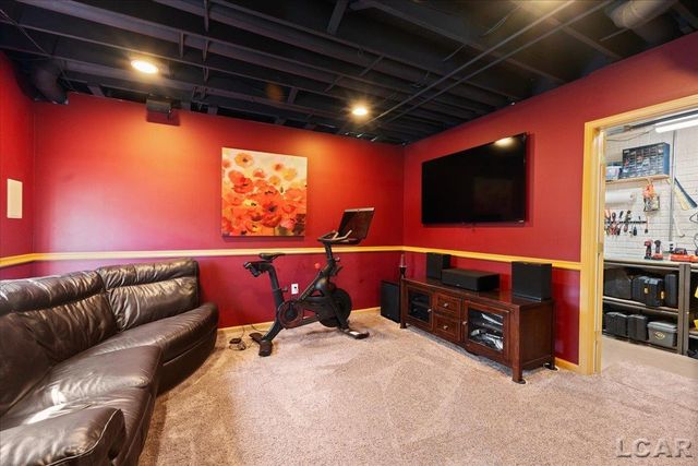 13000 Riviera Court, South Lyon, MI 48178