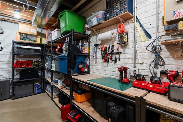 13000 Riviera Court, South Lyon, MI 48178