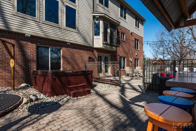 13000 Riviera Court, South Lyon, MI 48178