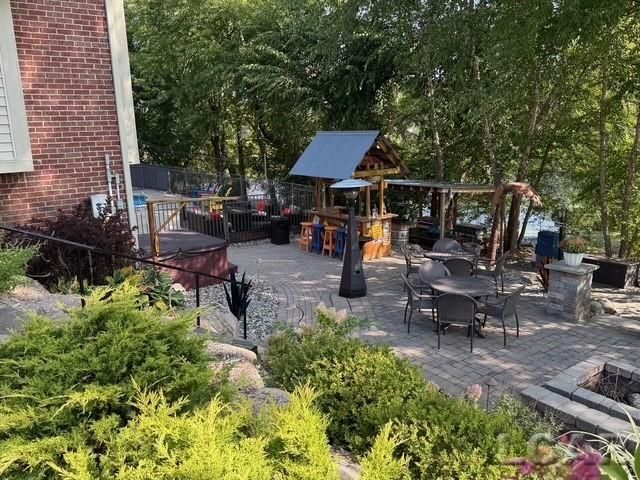 13000 Riviera Court, South Lyon, MI 48178